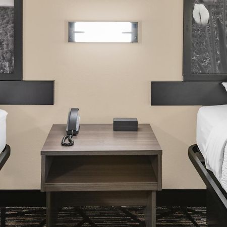 Super 8 By Wyndham Charlottesville Kültér fotó