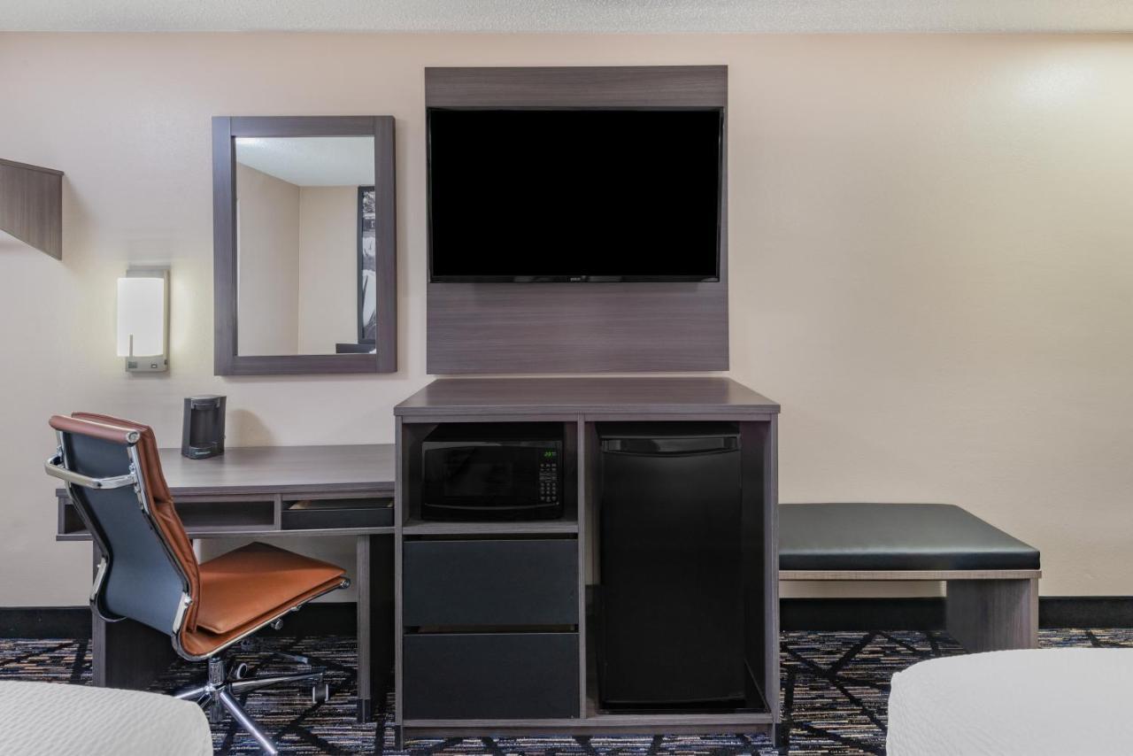 Super 8 By Wyndham Charlottesville Kültér fotó