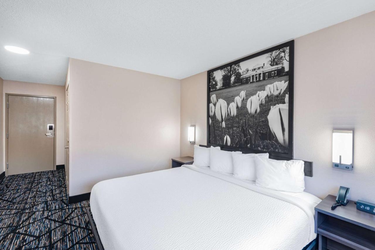 Super 8 By Wyndham Charlottesville Kültér fotó